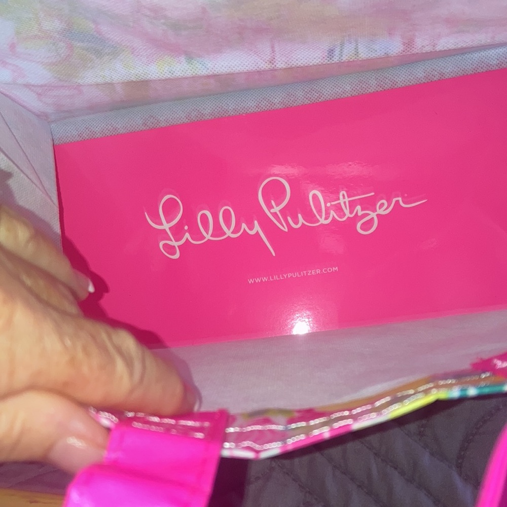 NWOTLilly Pulitzer bag.. - Picture 5 of 10